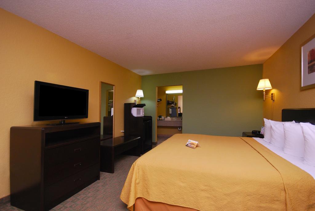 Quality Inn & Suites Orlando Airport Exteriér fotografie