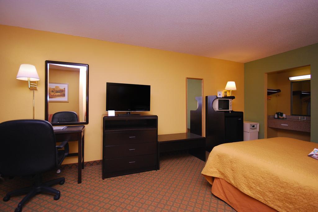 Quality Inn & Suites Orlando Airport Exteriér fotografie
