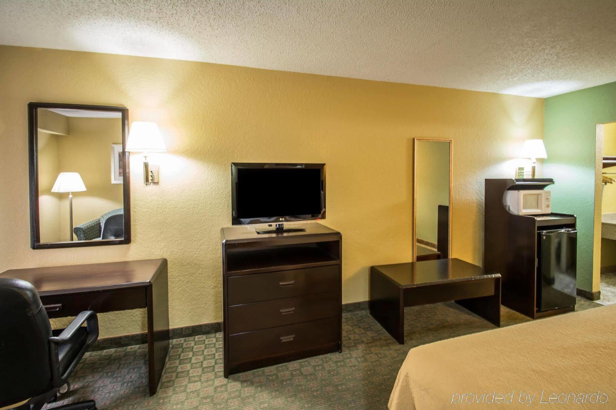 Quality Inn & Suites Orlando Airport Exteriér fotografie