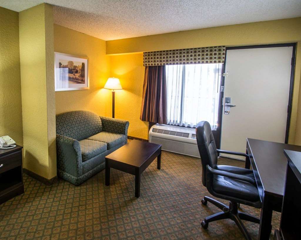 Quality Inn & Suites Orlando Airport Pokoj fotografie