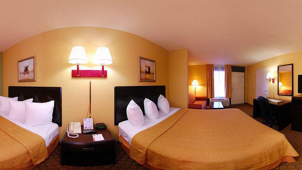 Quality Inn & Suites Orlando Airport Exteriér fotografie