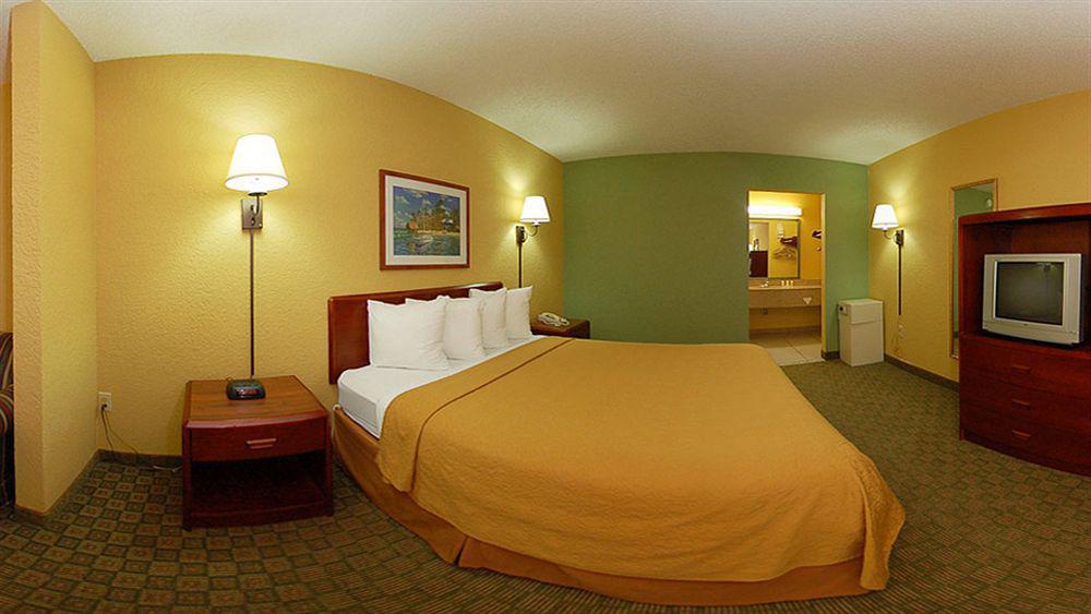 Quality Inn & Suites Orlando Airport Exteriér fotografie